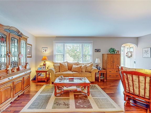 3rd image of 216 Vireo Dr