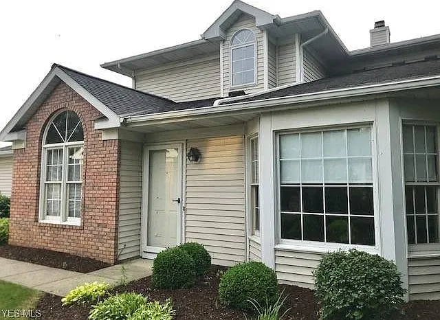3 bed, 2.5 bath, 1650 sqft, $2,500 — Photo 2