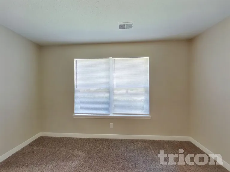 7433 Tassel Ct — Photo 11