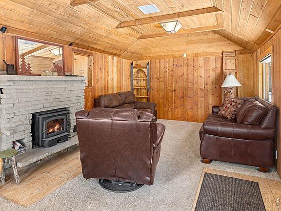 5th image of 3143 Riverside Dr