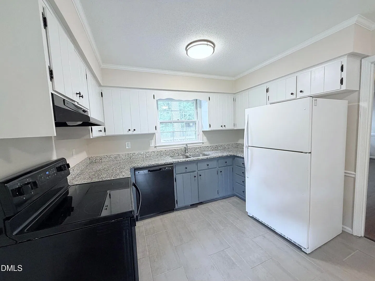 200 Coachman Drive — Photo 3