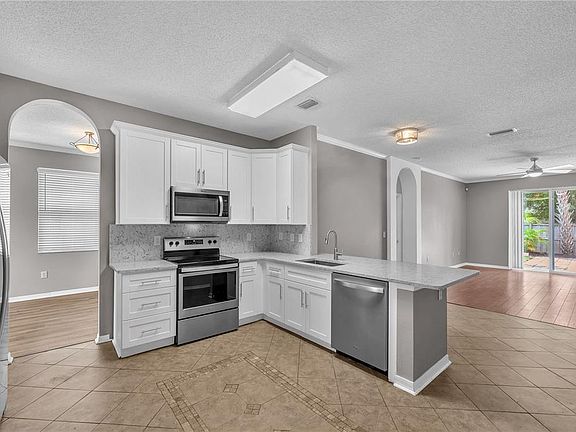 3rd image of 506 GREG STREET