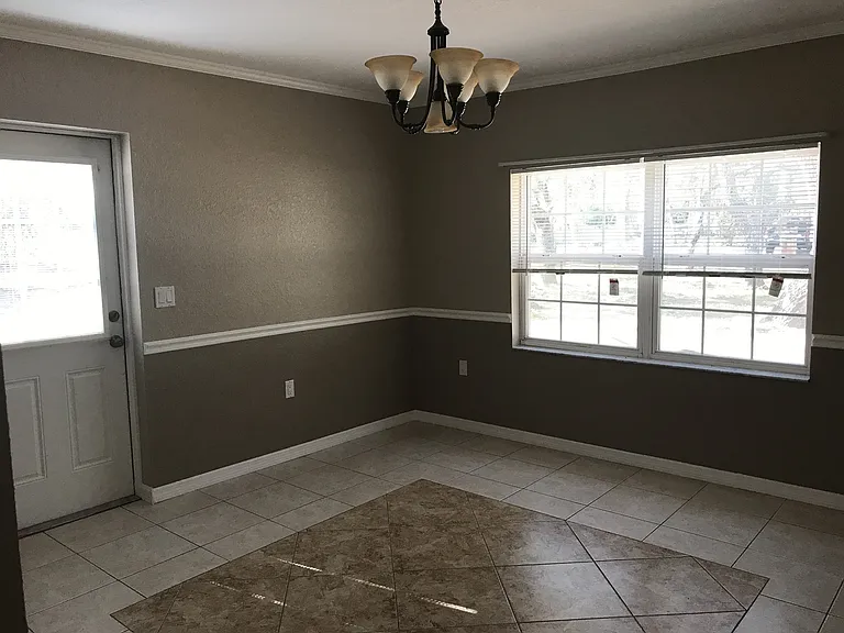 2854 Laurel Ave — Photo 4