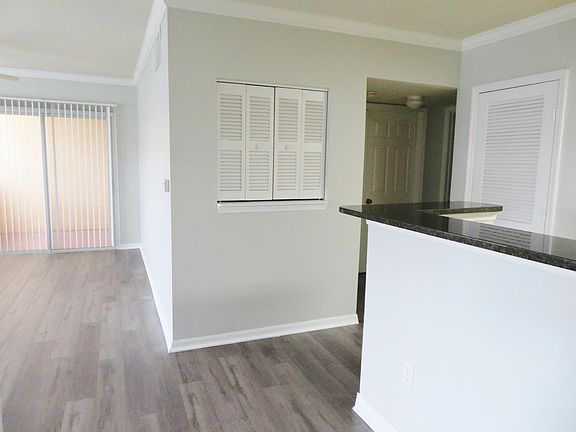 3rd image of 1125 Villagio Cir Unit 102