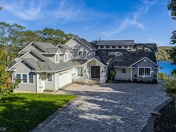 4th image of 56 Crestwood Trl
