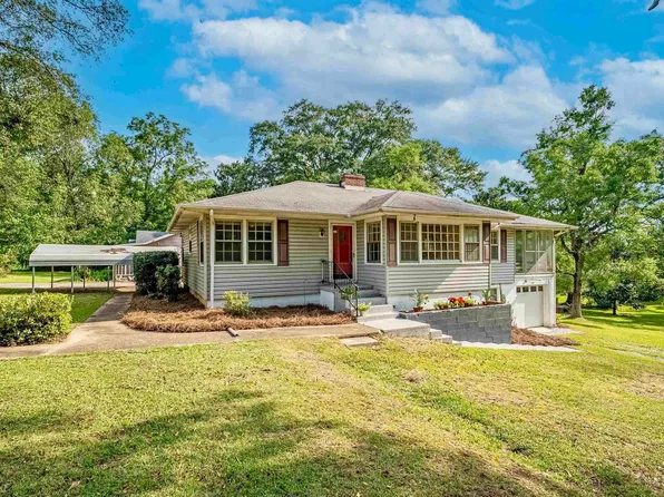 606 4th St SE, Childersburg, AL 35044
