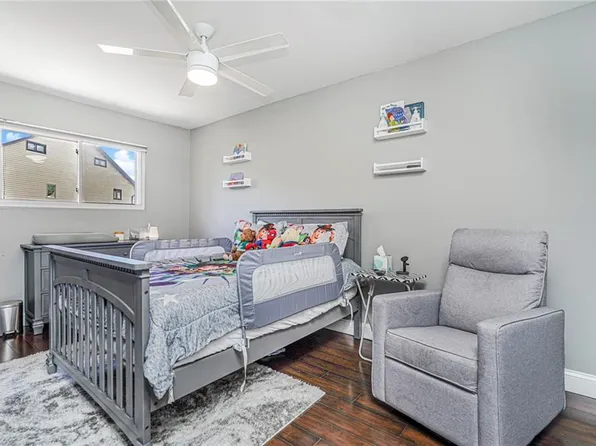 69 Rolling Hill Green image 16 of 30