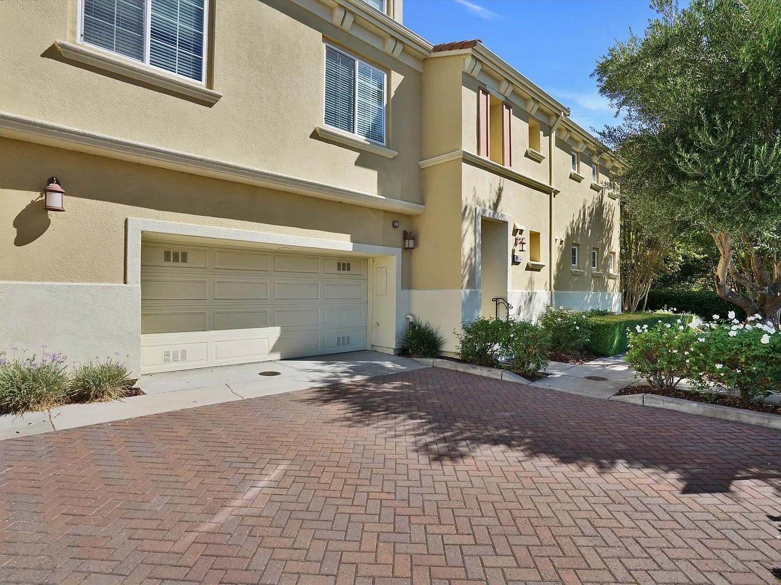 3 bed, 1806 sqft, $4,200 — Photo 4