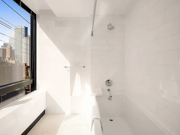 1113 York Ave #22E — Photo 7