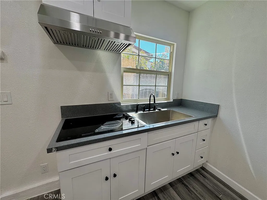 Building Photo - 851 Woodcrest Ave #1