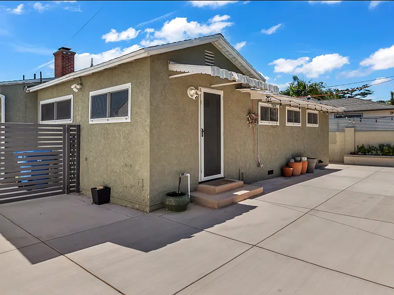 6415 W 87th St — Photo 26