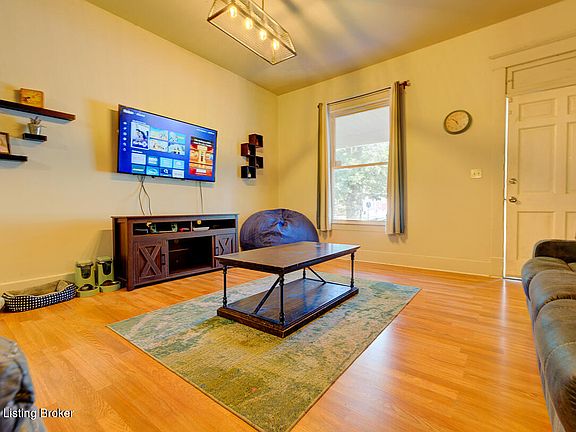 5th image of 2318 Garland Ave