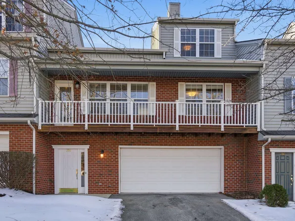 380 Oaktree Blvd, Christiansburg, VA 24073