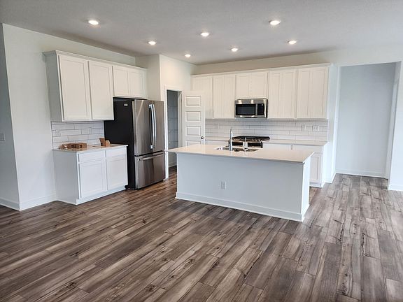 5th image of 201 Underland Cir