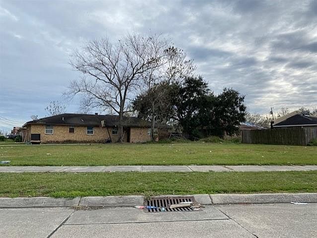 2nd image of 2801 Daniel Dr