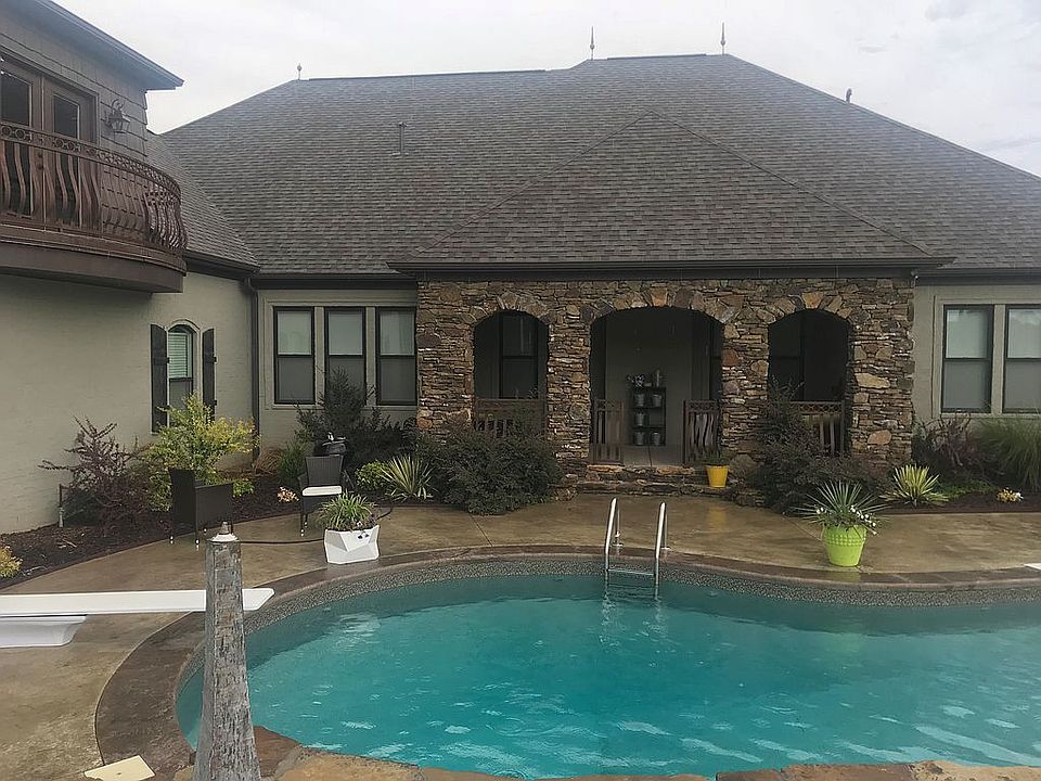 2nd image of 2555 Harbelle Dr
