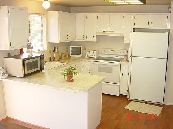 3rd image of 3322 Hector Dr