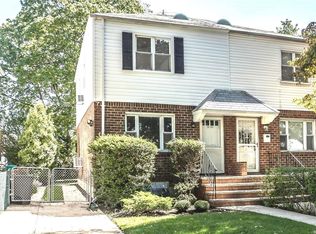 5605 207th St, Oakland Gardens, NY 11364