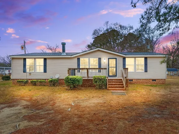 112 Morgan St, Erwin, NC 28339
