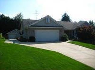 2654 Thrush Dr, Jenison, MI 49428