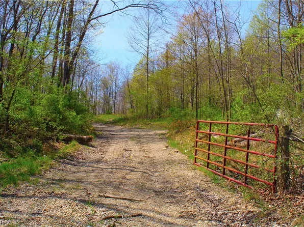 68 Township Rd, Frazeysburg, OH 43822