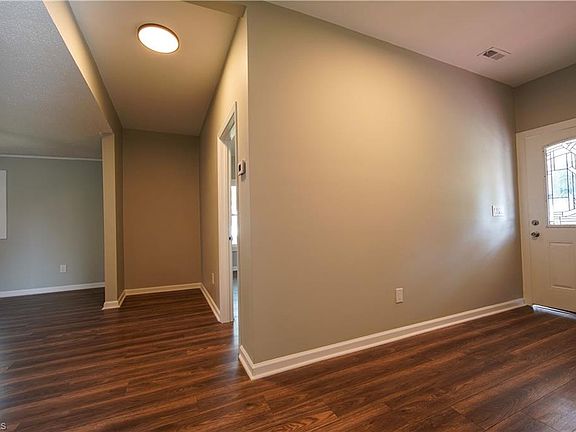5th image of 1503 Vance St