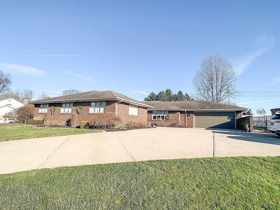 1st image of 586 Lasher Dr