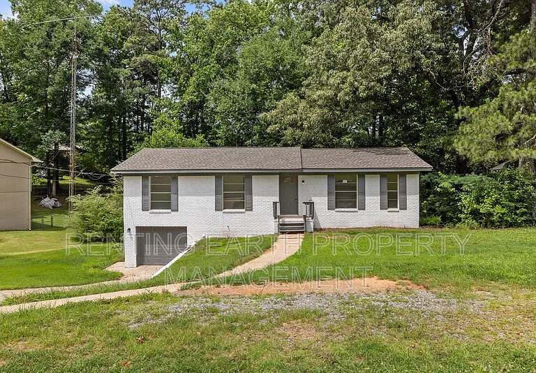 600 Westwood Ave — Photo 1