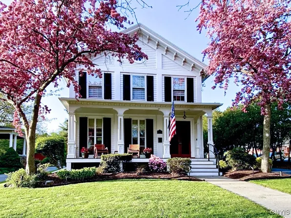 91 E Genesee St, Skaneateles, NY 13152