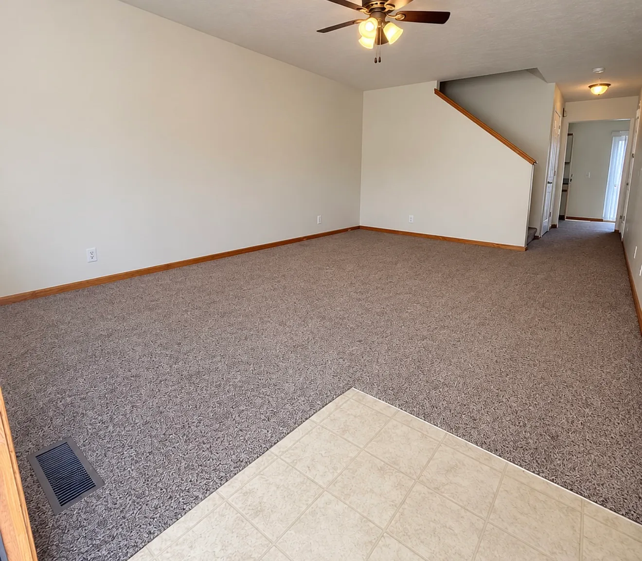 4 bed, 2.5 bath, 1717 sqft, $2,100 — Photo 2