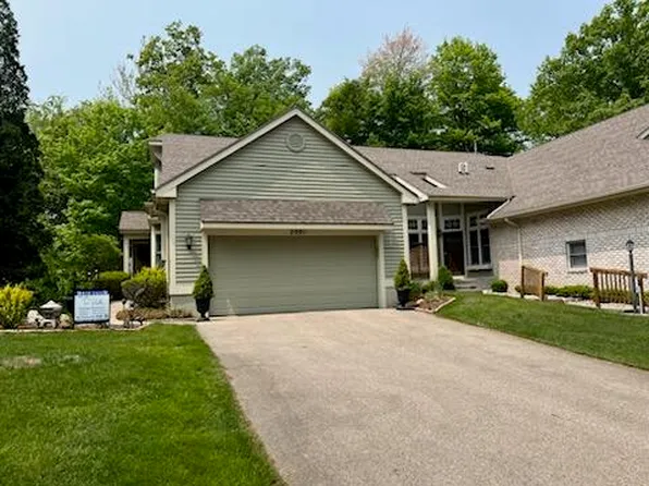 2001 N Cross Creek Dr SE #58, Grand Rapids, MI 49508