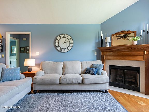 4th image of 7802 Cecilia Way