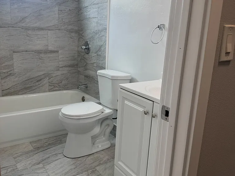 8633 Orchard Ave — Photo 19