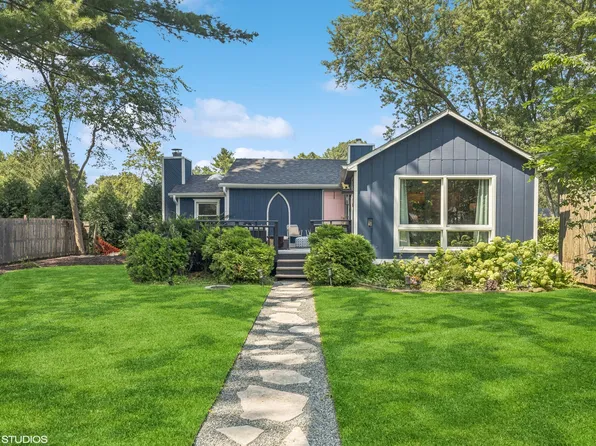 708 Oeffling Dr, McHenry, IL 60051