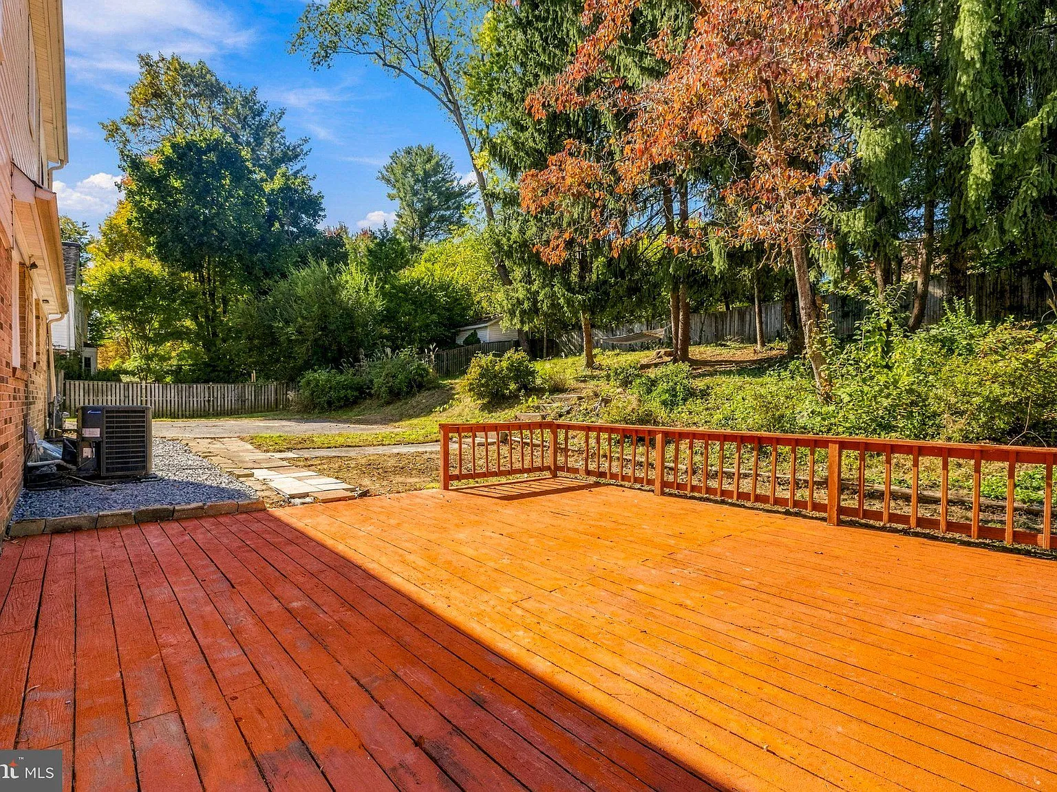 4 bed, 2.5 bath, 2432 sqft, $4,300 — Photo 4