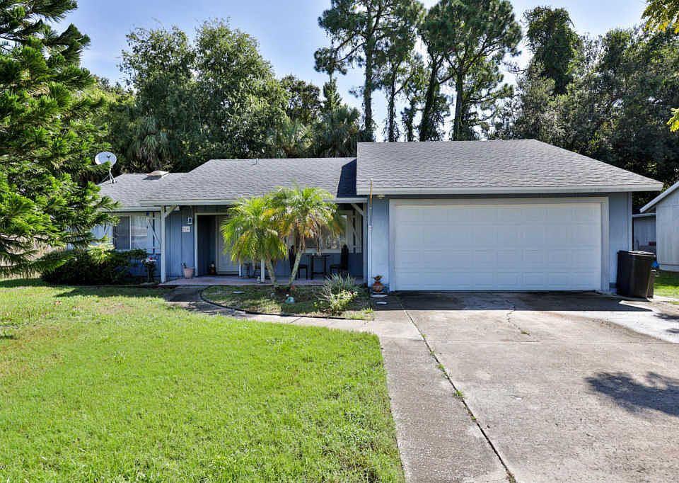 1st image of 16 Castle Manor Dr