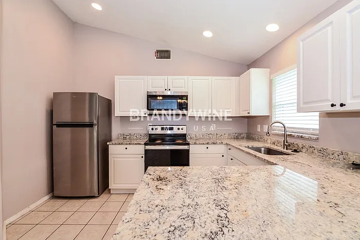 701 Washington St — Photo 6