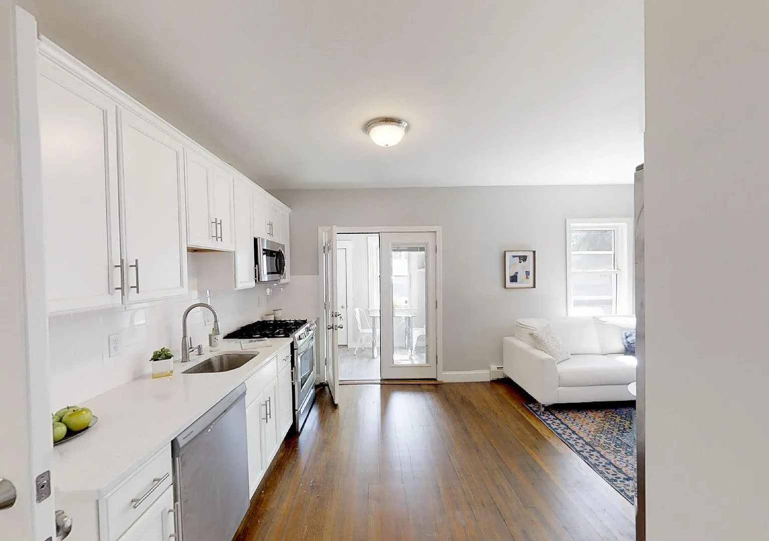 1 bed, 1.0 bath, 600 sqft, $2,400 — Photo 1