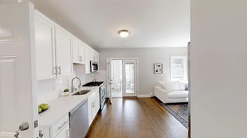 836 Canterbury St #1R Photo 1