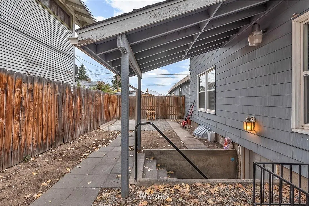 2 bed, 800 sqft, $1,500 — Photo 2