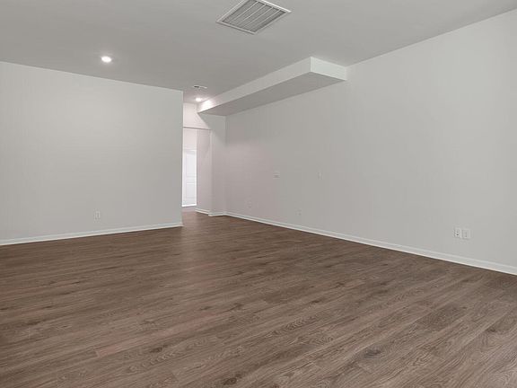 4th image of 828 Fernwind Circle