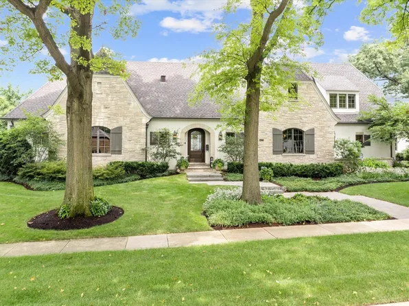 421 W Jefferson Ave, Wheaton, IL 60187