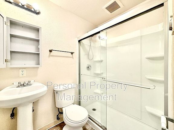 5th image of 928 NE 86th St