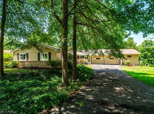 502 Wildbrook Dr, Bay Village, OH
