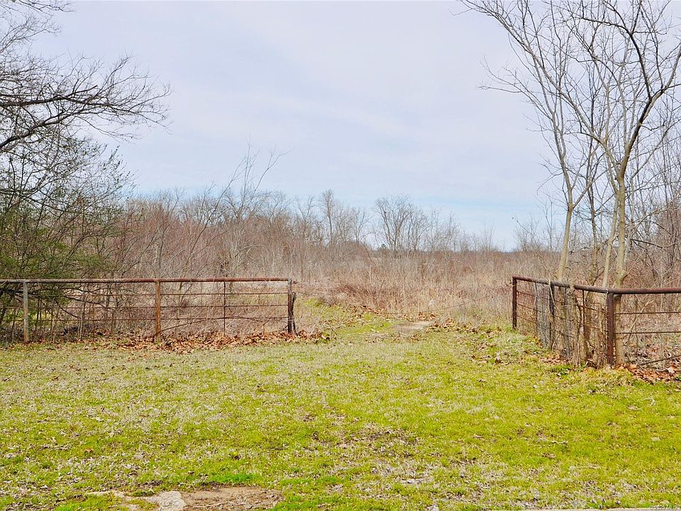 2nd image of 520 Country Club Rd