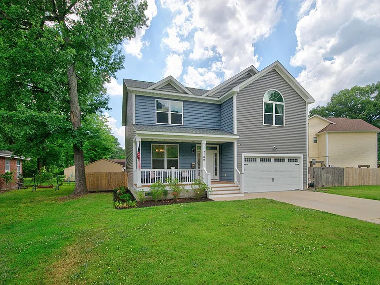 2700 Rodgers St — Photo 2