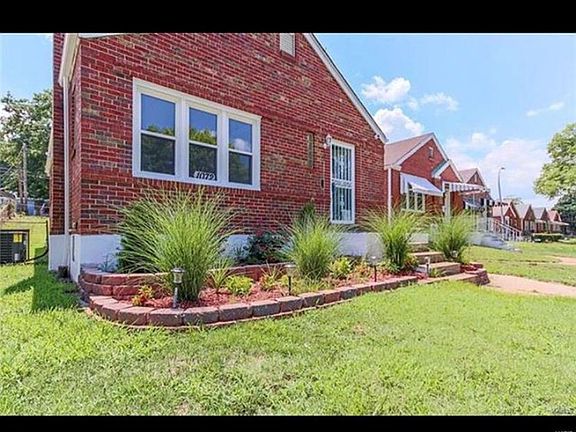 4th image of 1072 Riverview Blvd