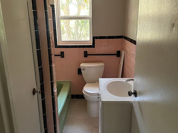 3rd image of 7309 44th Ave N #1