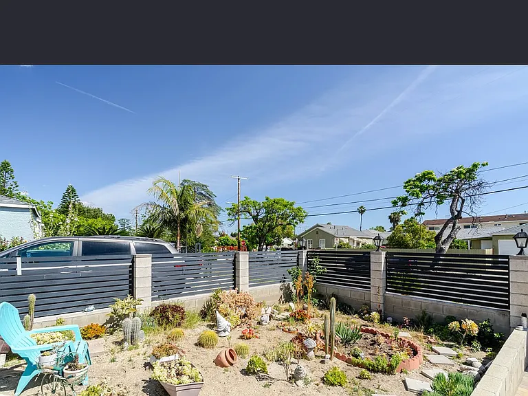 11911 Stagg St — Photo 27