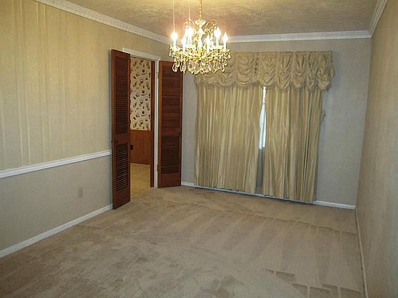 4th image of 6902 Escondido Dr
